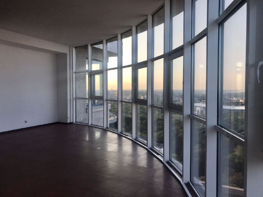 Sell 4-room apartment. Одесса, Лидерсовский б-р — photo 1