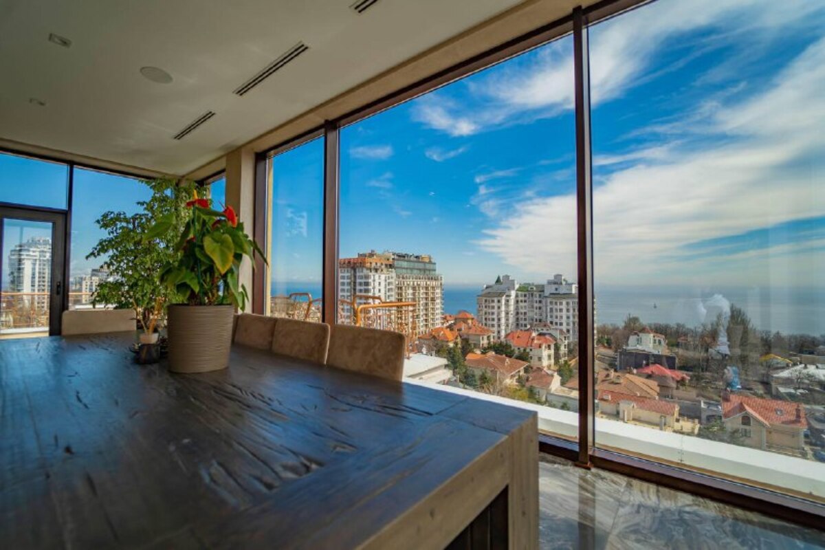 Sell 4-room apartment. Одесса, Французский б-р — photo 1
