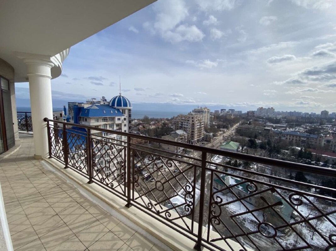Sell 4-room apartment. Одесса, Французский б-р — photo 3