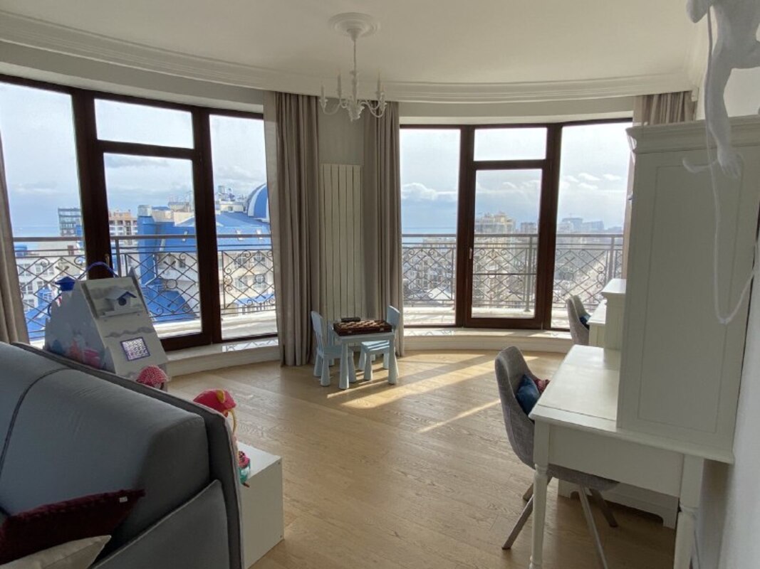 Sell 4-room apartment. Одесса, Французский б-р — photo 2